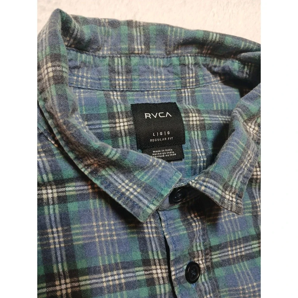 RVCA Blue Plaid Button Up Flannel Men's Size Large Surf Skate Casual Relaxed